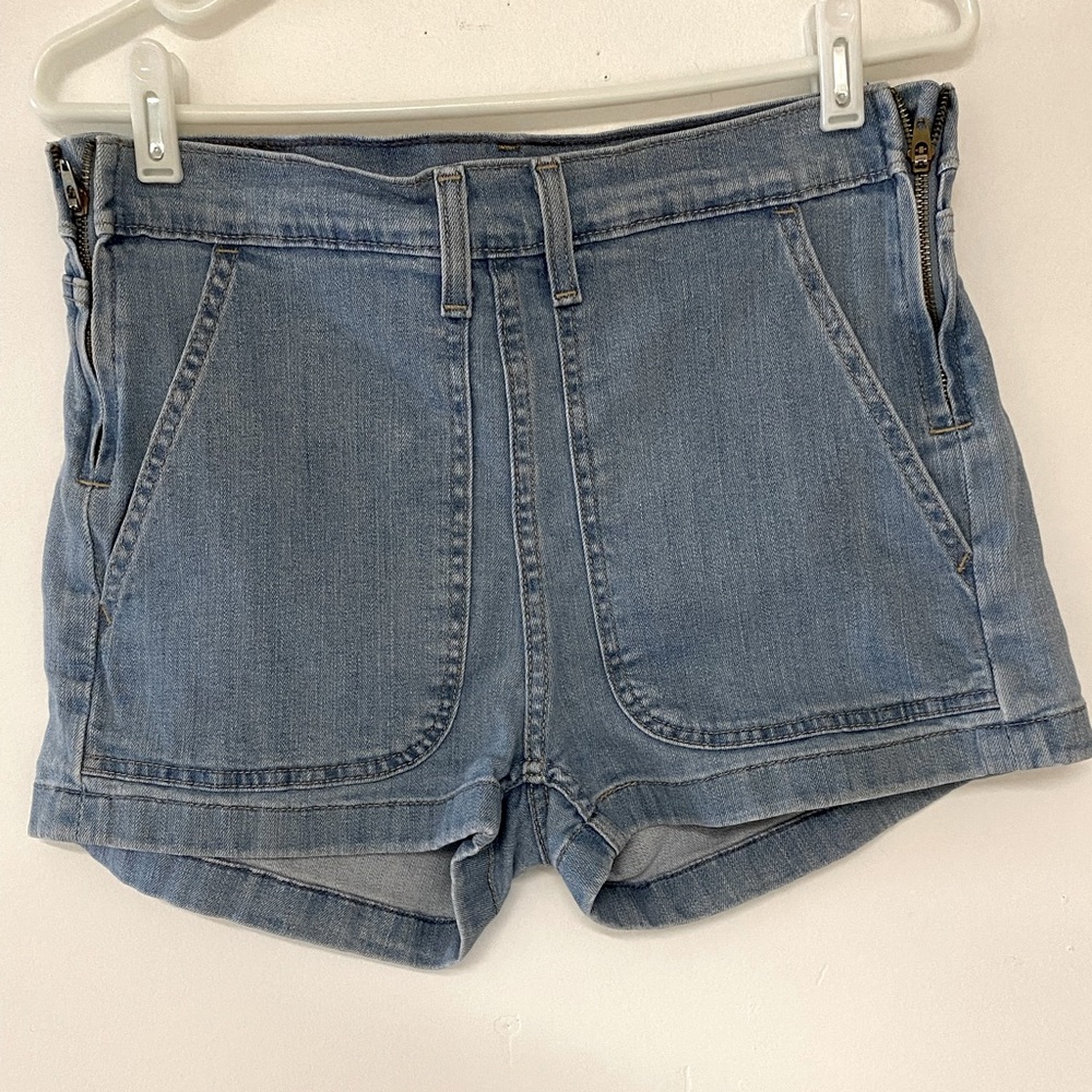 Rare Ladies Levi’s Shorts